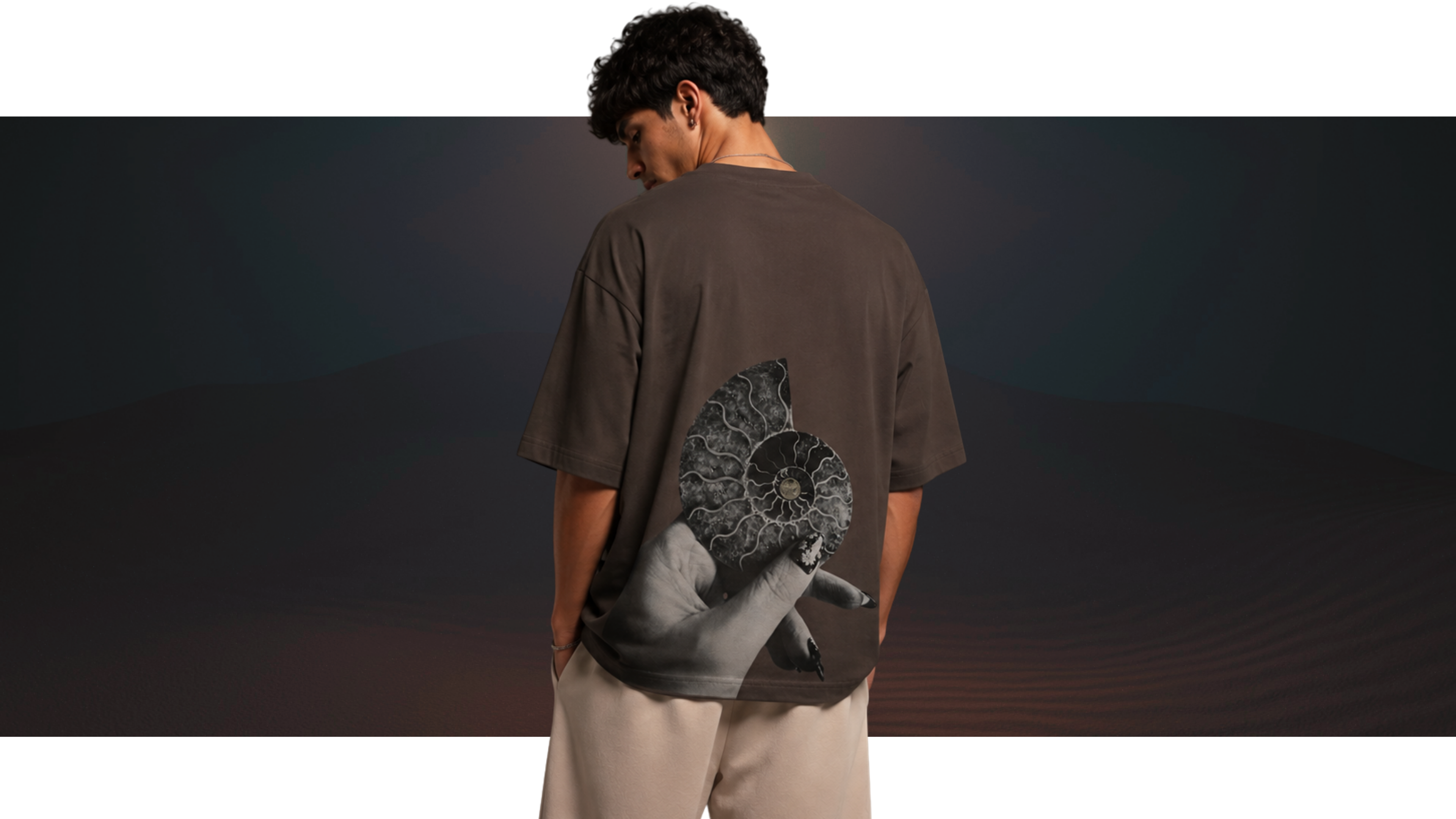 THE SPIRAL OVERSIZED T-SHIRT