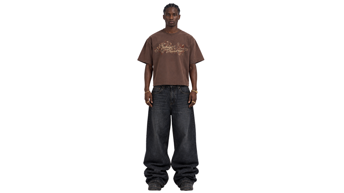 RESTRAINT brown boxy tee — model front